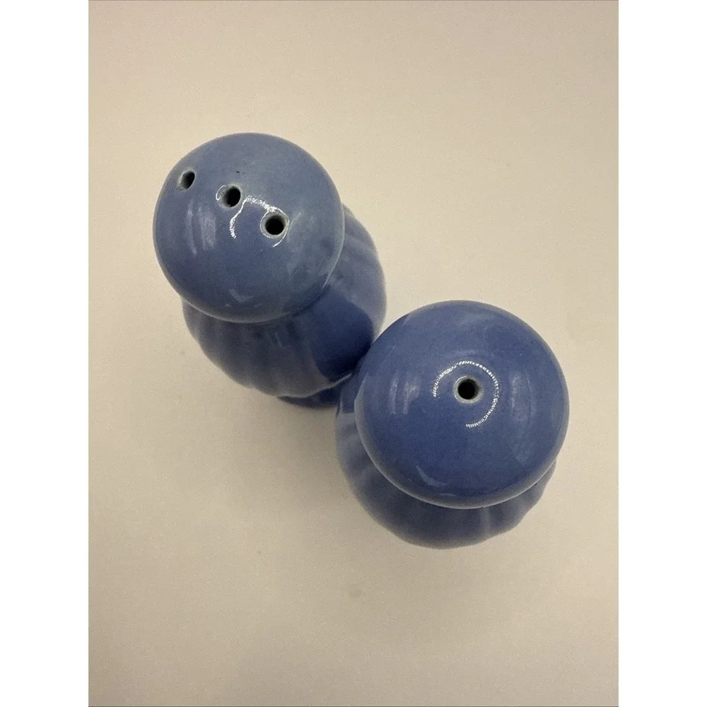 STANGL COLONIAL BLUE, SALT & PEPPER‎ SHAKERS